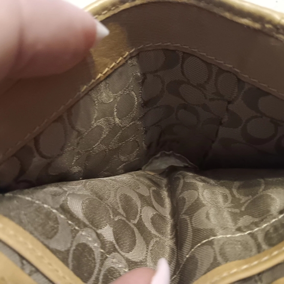 4"x4" Coach wallet beige leather - Picture 4 of 4